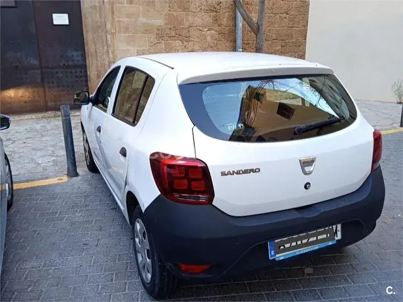 Usado Dacia Sandero Base 73 CV (53 kW) 2017 Blanco Berlina