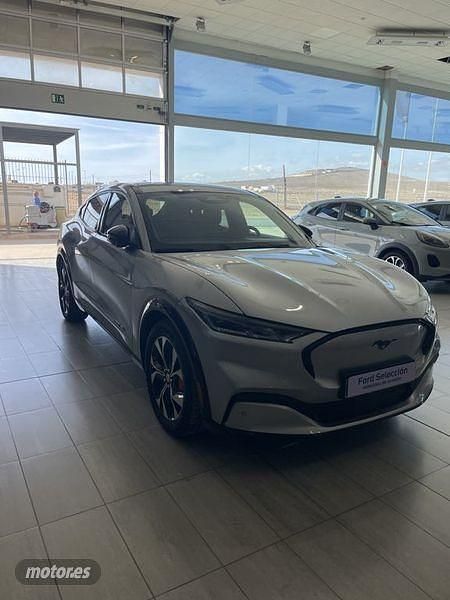Gris / plateado Usado 2022 Ford Mustang Mach-E SUV | 27.995 € (Super precio) - Imagen 1/4