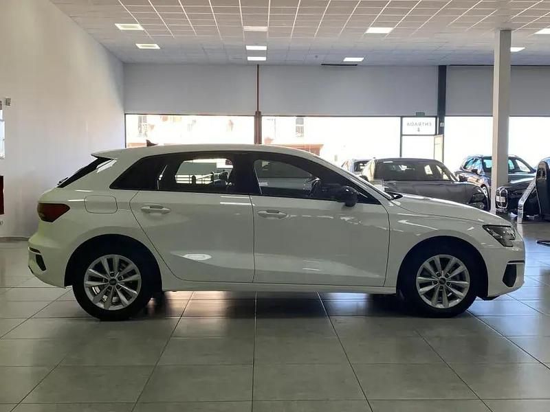 Usado Audi A3 Advanced Plus 116 HP (85 kW) 2024 Branco Sedan