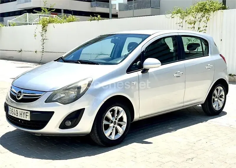 Usado Opel Corsa Selective 100 CV (73 kW) 2014 Gris / plata Utilitario