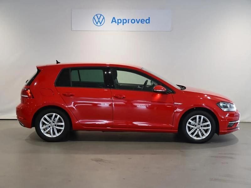 Usado VW Golf VIII Advance 130 CV (95 kW) 2020 Rojo