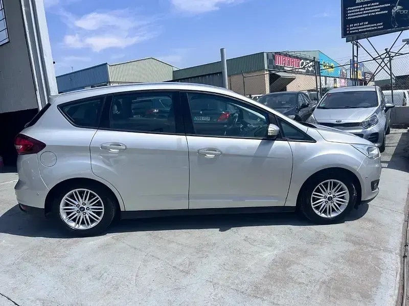 Usado Ford C-MAX Trend 120 CV (88 kW) 2016 Gris / plata Monovolumen