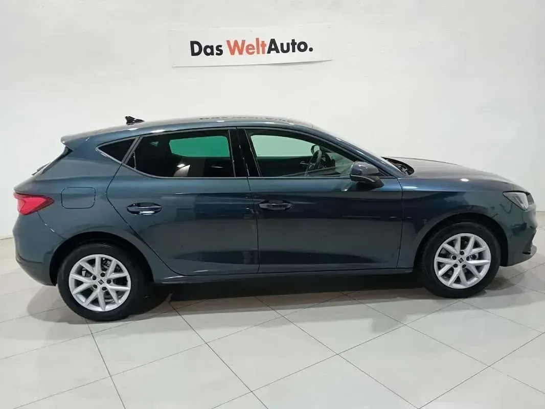 Usado Seat Leon ST FR 116 CV (85 kW) 2024 Gris Familiar