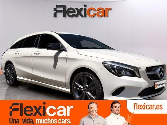 Usado Mercedes CLA220 Shooting Brake 177 CV (130 kW) 2017 Blanco Familiar