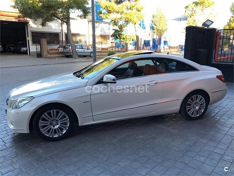Usado Mercedes E220 Elegance 170 CV (125 kW) 2011 Blanco Coupe