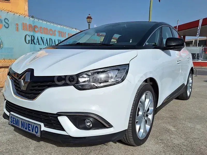 Usado Renault Scénic Zen 120 CV (88 kW) 2020 Blanco Monovolumen
