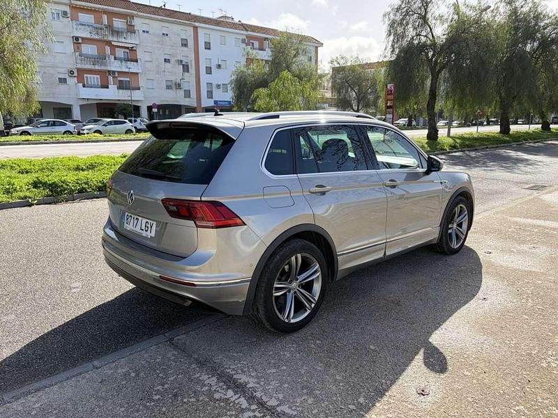 Usado VW Tiguan R-line 150 CV (110 kW) 2020 Gris SUV