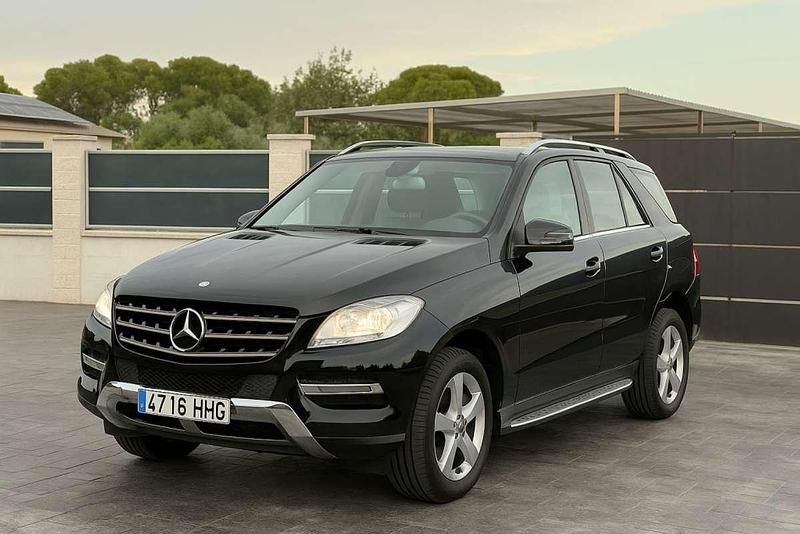 Negro Usado 2012 Mercedes ML250 Edition 1 SUV | 15.999 € (Un poco caro) - Imagen 1/1