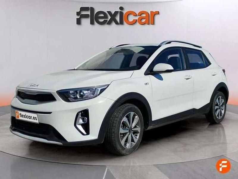 Usado Kia Stonic 84 CV (61 kW) 2022 Blanco SUV