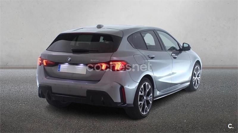 Usado BMW 120 Comfort Edition 163 CV (119 kW) 2025 Gris / plata Utilitario