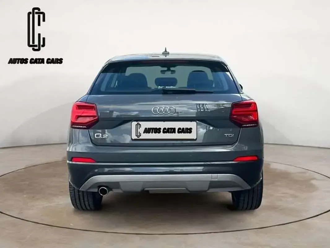 Usado Audi Q2 Design 116 CV (85 kW) 2018 Gris SUV