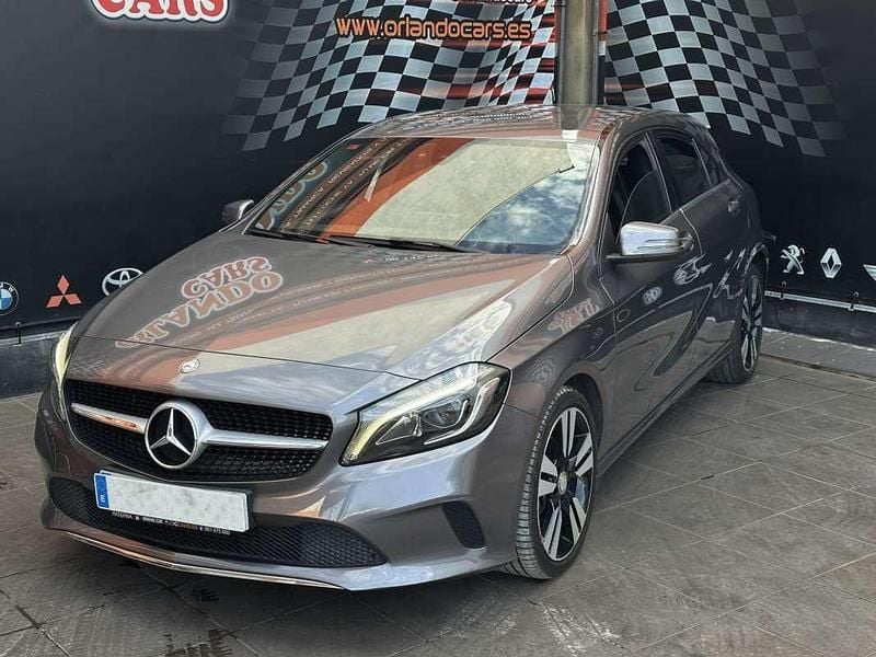 Usado Mercedes A200 Urban 136 CV (100 kW) 2016 Gris Utilitario