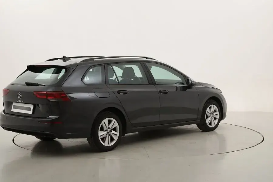 Usado VW Golf VIII Life 115 CV (84 kW) 2023 Familiar