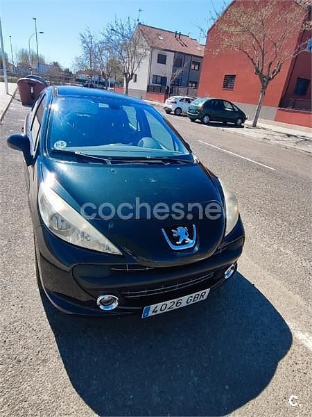 Usado Peugeot 207 Premium 110 CV (80 kW) 2008 Negro Berlina