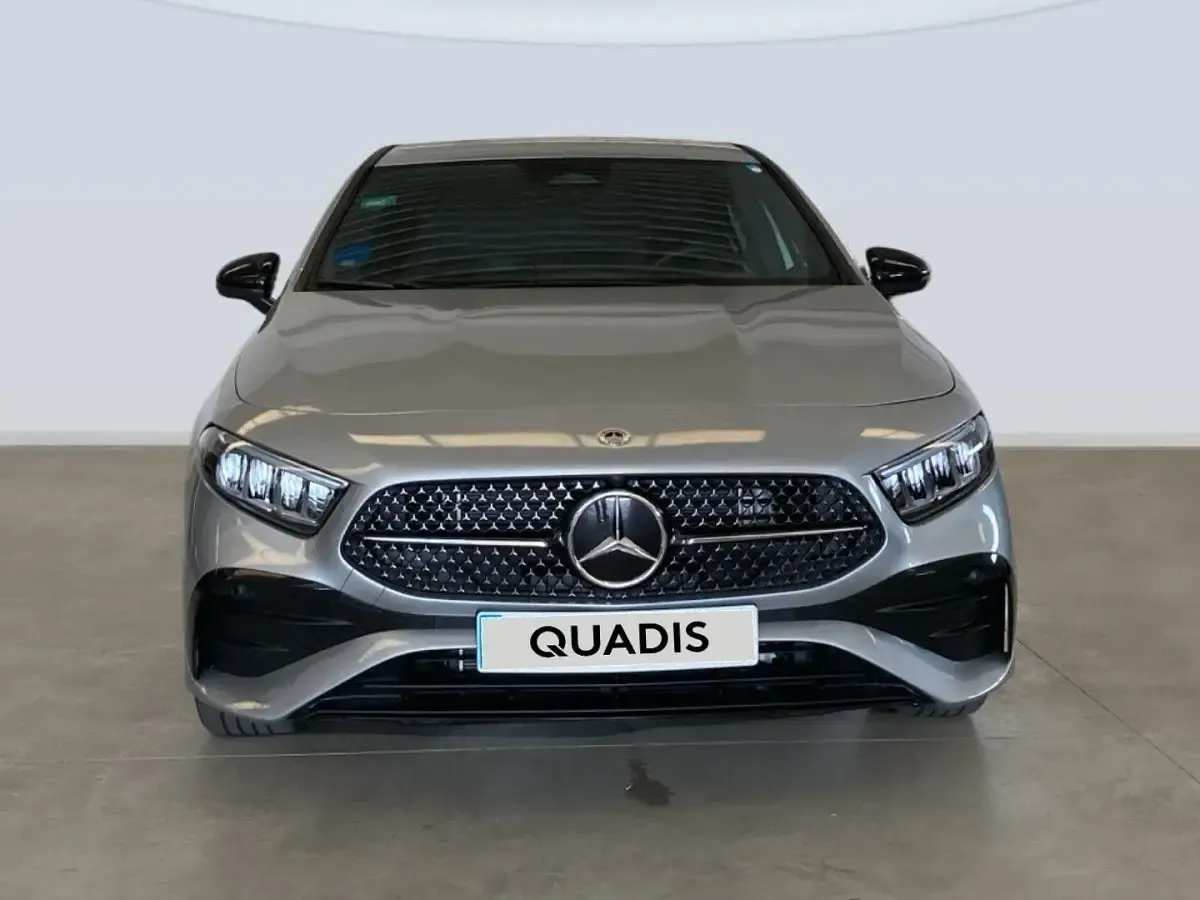 Usado Mercedes A250 218 CV (160 kW) 2025 Gris plata