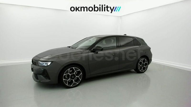 Usado Opel Astra 180 CV (132 kW) 2023 Gris / plata Berlina