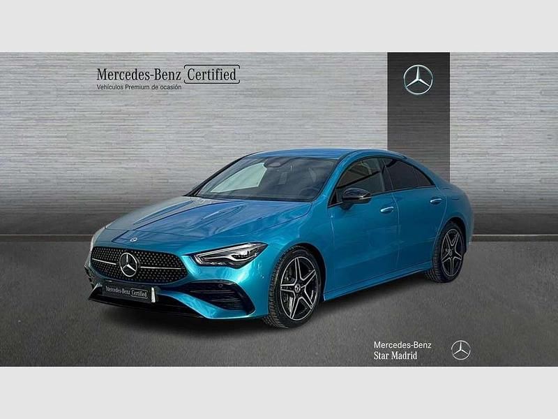 Azul Usado 2025 Mercedes CLA220 Berlina | 40.990 € (Buen precio) - Imagen 1/4