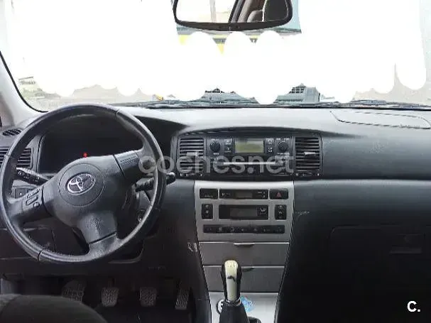 Usado Toyota Corolla Sol 110 CV (80 kW) 2005 Negro Berlina