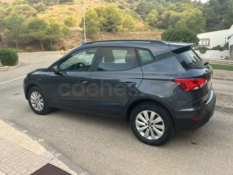 Usado Seat Arona Ecomotive 95 CV (69 kW) 2019 Azul SUV