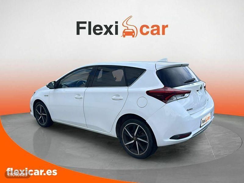 Usado Toyota Auris Hybrid Edition 136 CV (100 kW) 2018 Blanco Berlina