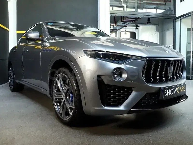 Usado Maserati Levante GT 330 CV (242 kW) 2022 Gris / plata SUV