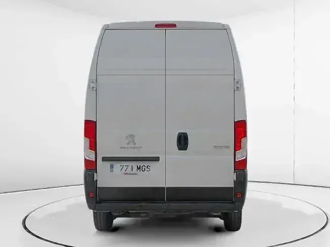 Käytetty Peugeot Boxer S 140 HP (102 kW) 2023 Valkoinen Van