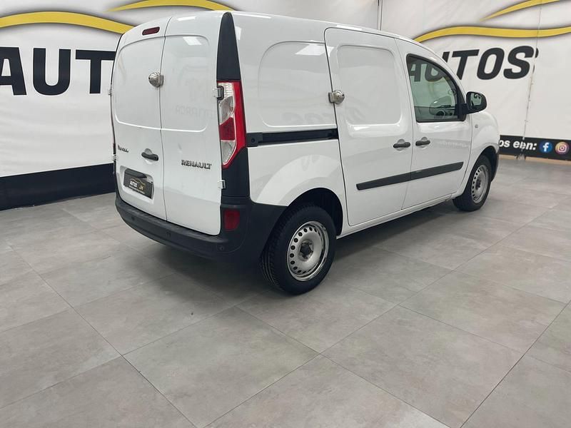 Usado Renault Kangoo 95 CV (69 kW) 2019 Blanco Monovolumen