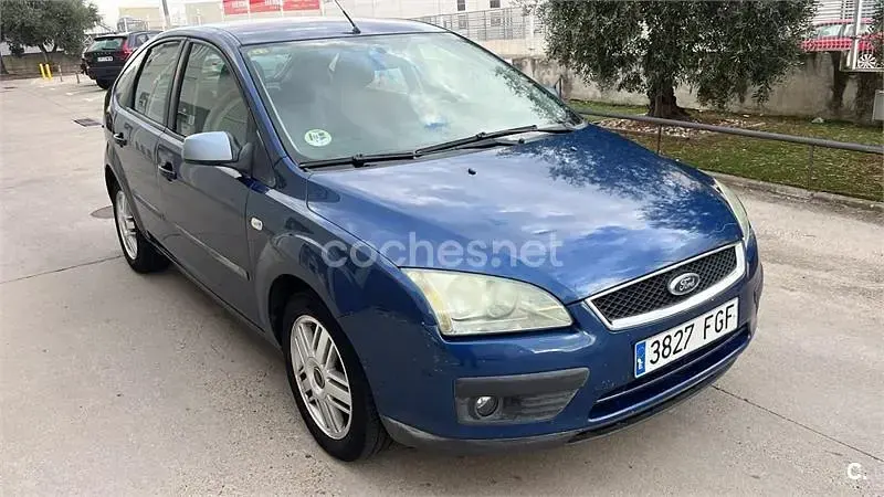 Usado Ford Focus Ambiente 90 CV (66 kW) 2006 Azul Berlina