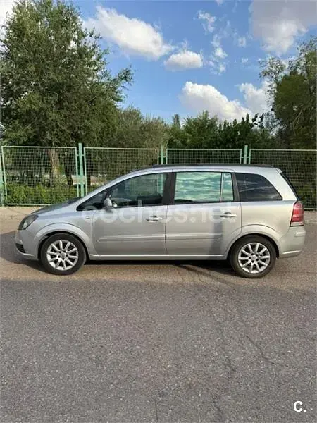 Usado Opel Zafira Cosmo 120 CV (88 kW) 2006 Gris / plata Monovolumen