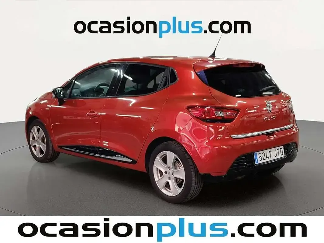 Usado Renault Clio LIMITED 90 CV (66 kW) 2016 Rojo Utilitario