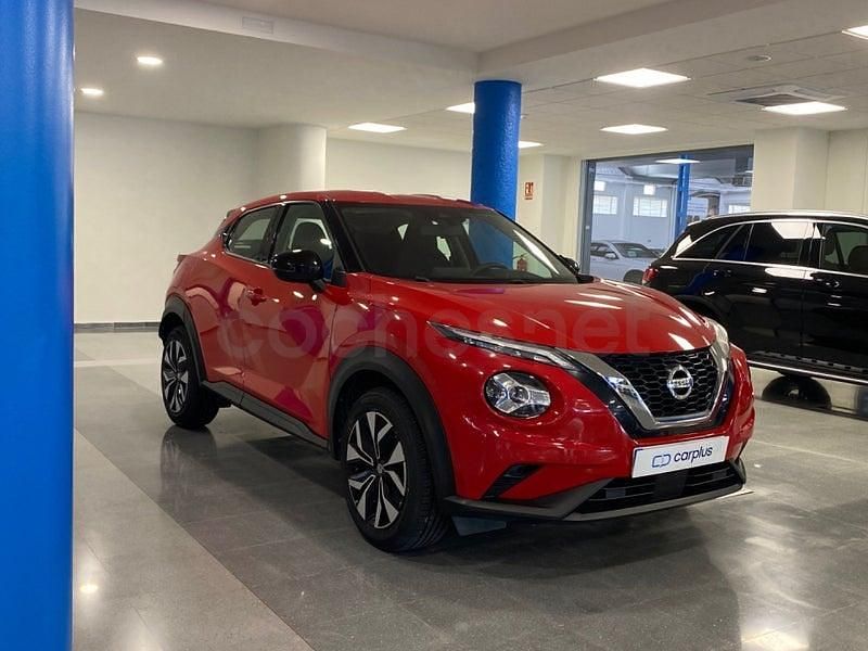 Usado Nissan Juke Acenta 114 CV (83 kW) 2022 Yokohama red sólido SUV