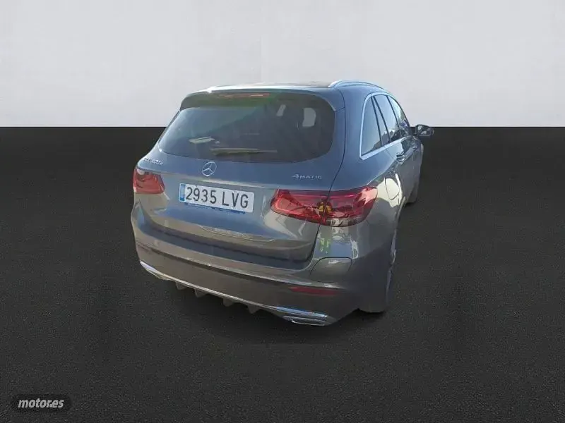 Usado Mercedes GLC300e 320 CV (235 kW) 2021 Gris SUV