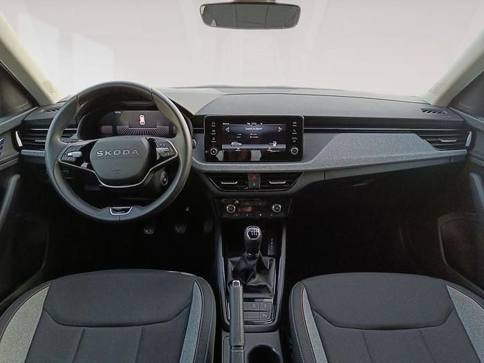 Usado Skoda Kamiq Selection 115 CV (84 kW) 2025 Negro SUV