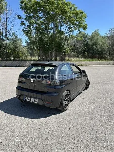 Usado Seat Ibiza FR 130 CV (95 kW) 2004 Negro Utilitario