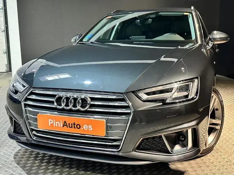 Usado Audi A4 S-Line 170 CV (125 kW) 2019 Gris / plata Familiar