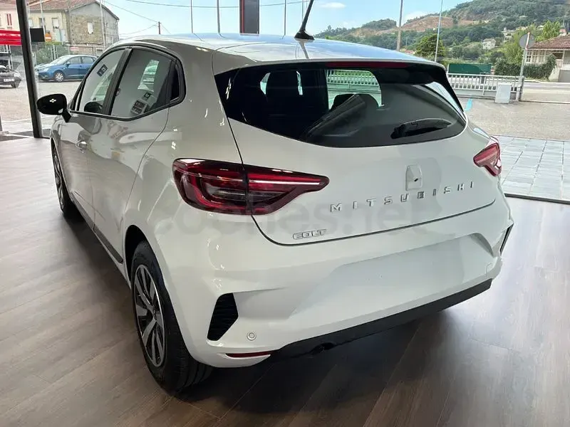Nuevo Mitsubishi Colt Motion 100 CV (73 kW) 2026 Blanco Utilitario