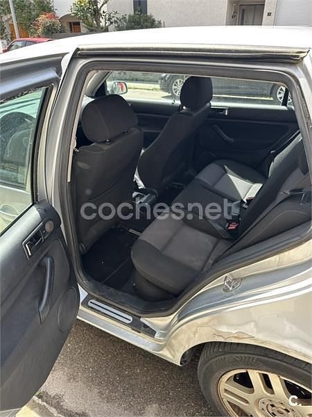 Usado VW Golf IV 100 CV (73 kW) 2002 Gris / plata Berlina