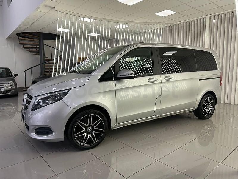 Usado Mercedes V220 Avantgarde 163 CV (119 kW) 2019 Gris / plata Monovolumen
