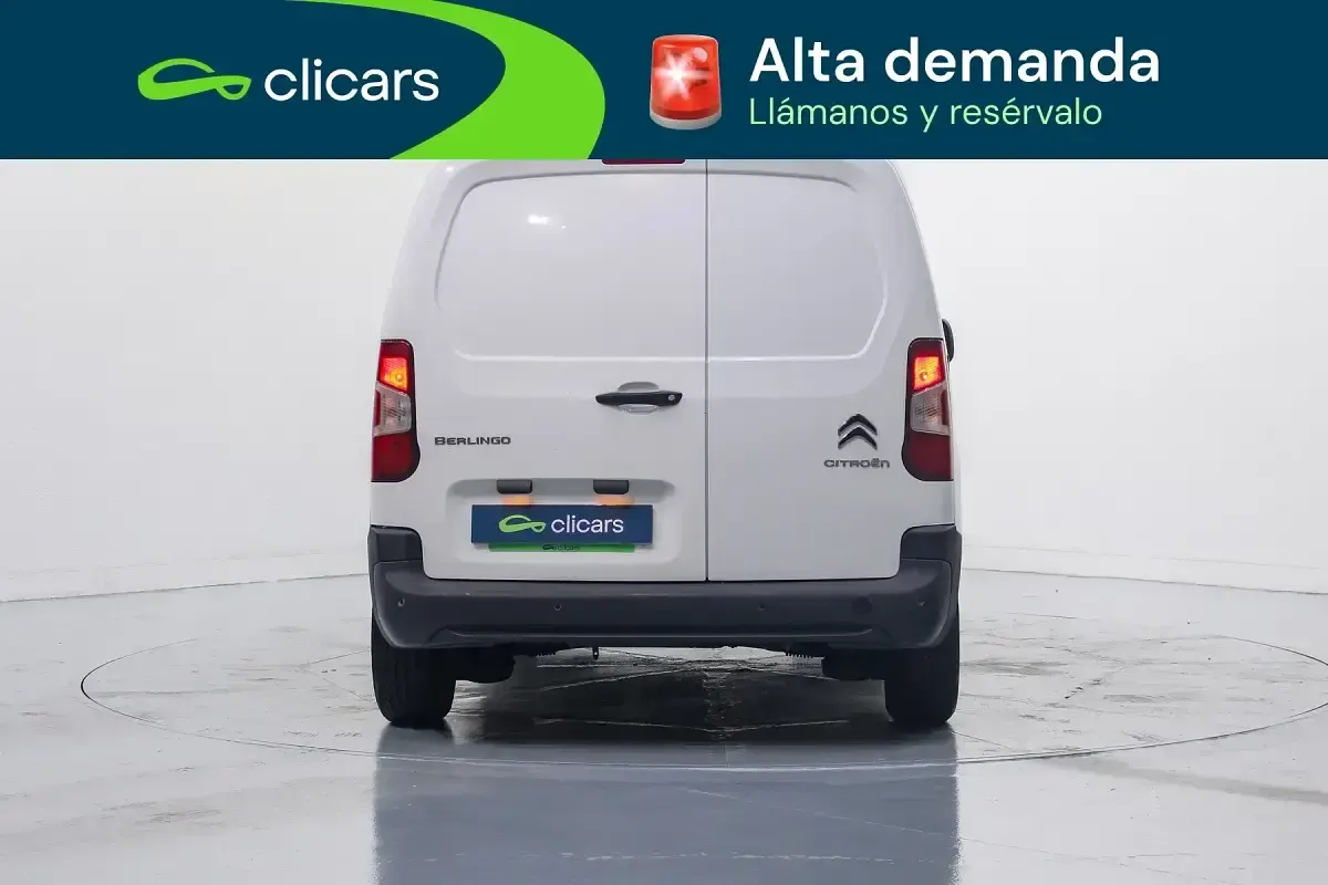Usado Citroën Berlingo 100 CV (73 kW) 2022 Blanco Monovolumen