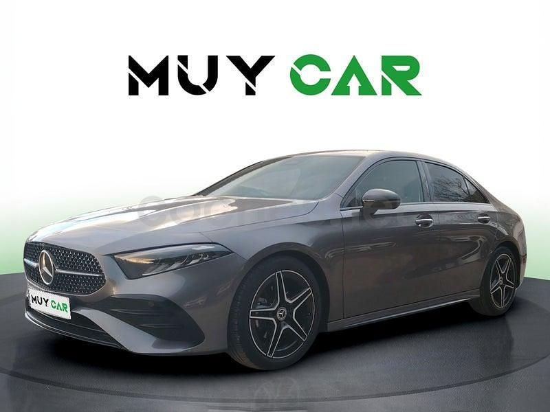 Usado Mercedes A200 163 CV (119 kW) 2024 Gris / plata Berlina