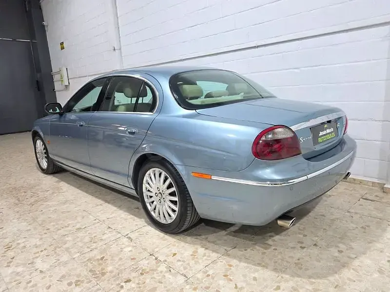 Usado Jaguar S-Type Executive 207 CV (152 kW) 2006 Azul Berlina