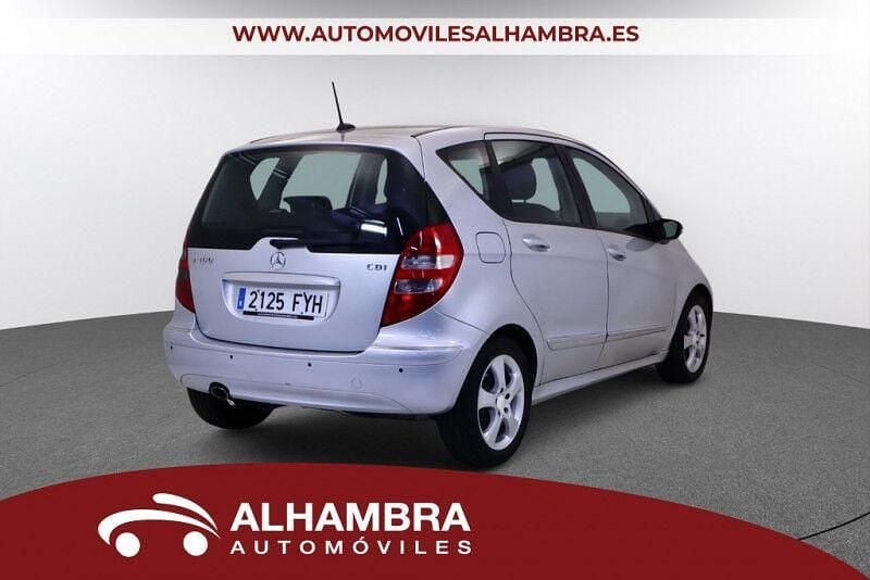 Usado Mercedes A180 Avantgarde 109 CV (80 kW) 2008 Gris / plata Monovolumen