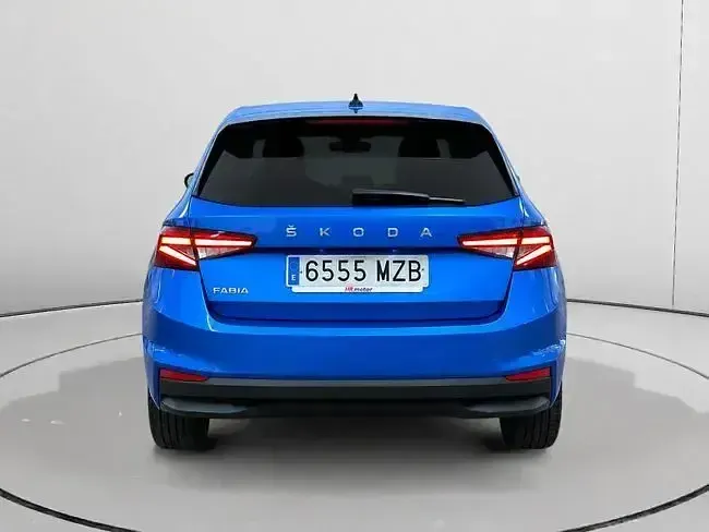 Usado Skoda Fabia Selection 95 CV (69 kW) 2025 Azul Utilitario