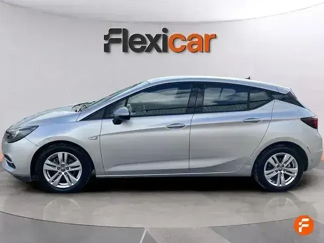 Usado Opel Astra GS Line 130 CV (95 kW) 2020 Gris / plata Berlina