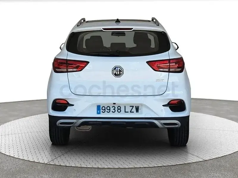 Usado MG ZS Luxury 111 CV (81 kW) 2022 Blanco SUV