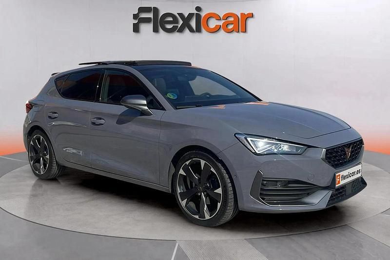 Gris Usado 2023 Cupra Leon Berlina | 23.490 € (Un poco caro) - Imagen 1/4