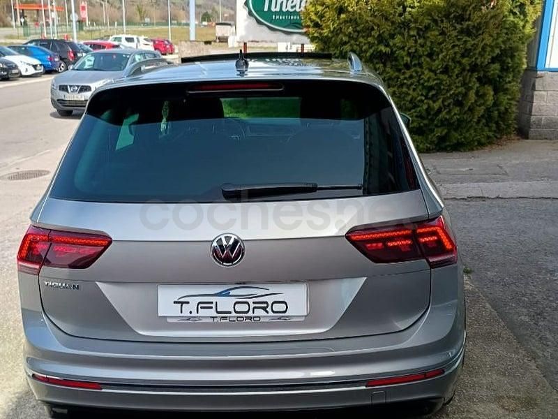 Usado VW Tiguan R-line 150 CV (110 kW) 2020 Gris / plata SUV