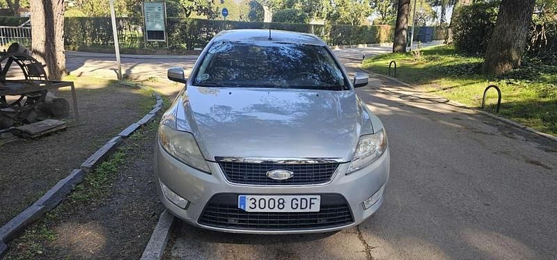 Usado Ford Mondeo Ambiente 125 CV (91 kW) 2008 Gris Berlina