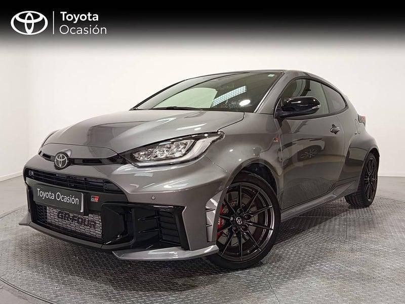 Usado Toyota Yaris 276 CV (202 kW) 2024 Gris / plata Utilitario