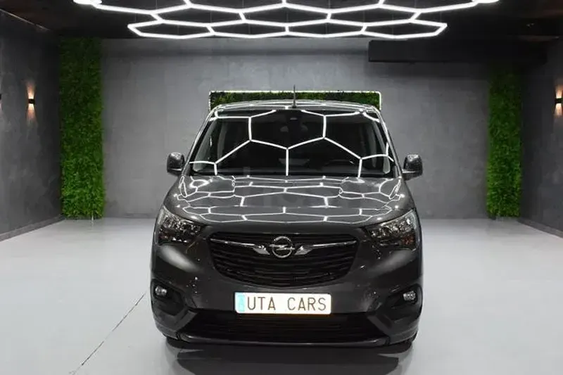 Usado Opel Combo Life Selective 130 CV (95 kW) 2018 Marrón Monovolumen